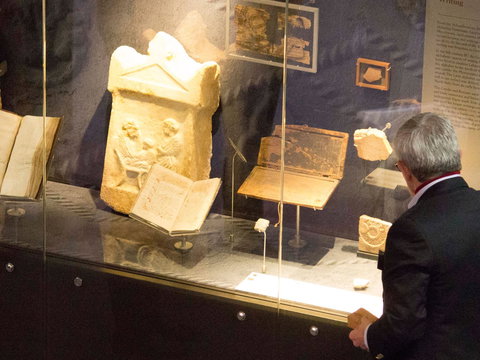 ANU Classics Museum - Holiday Jervis Bay 2