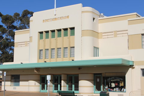 Bonney Theatre - Holiday Jervis Bay 0
