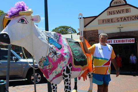 Daisy The Decorated Dairy Cow - Holiday Jervis Bay 0
