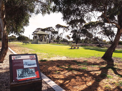 Tailem Bend Historic Rail Trail - Holiday Jervis Bay 0