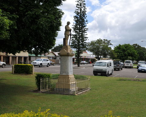 Miriam Vale War Memorial - Holiday Jervis Bay 0