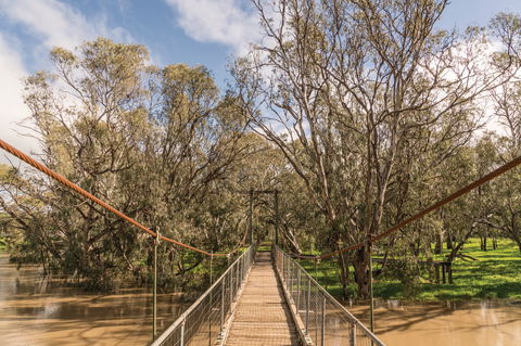 Lachlan River Swing Bridge - Holiday Jervis Bay 0