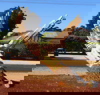 Loxton Tree sculptures - Holiday Jervis Bay