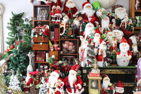 Mrs Claus And Santa - Holiday Jervis Bay 2