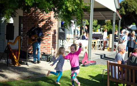 Meeniyan Square - Holiday Jervis Bay 1