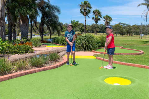 Port Macquarie Driving Range And Mini Golf - Holiday Jervis Bay 2