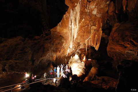 Jenolan Caves: Temple Of Baal Cave Tour - Holiday Jervis Bay 1