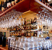 Don Dinnos - Holiday Jervis Bay