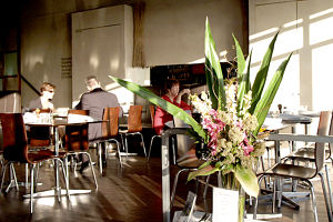 R Bar Restaurant Port Melbourne - Holiday Jervis Bay 0