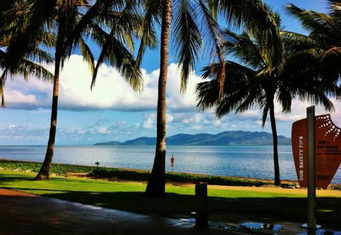 Harolds Seafood On The Strand - Holiday Jervis Bay 0