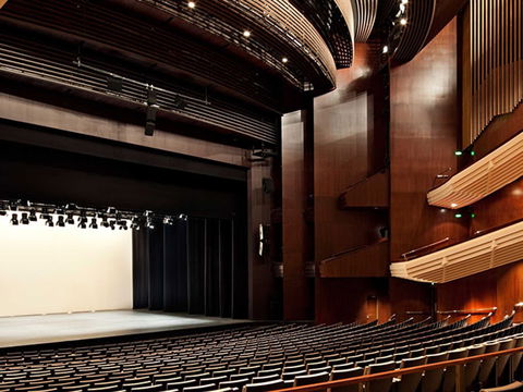 QPAC Weekly Discovery Tour - Holiday Jervis Bay 0