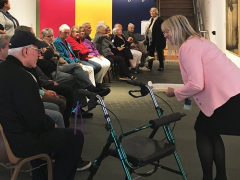 Accessible Art Tours In The Gallery - Holiday Jervis Bay 0