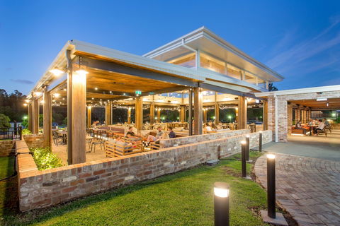 Harrigan's Irish Pub & Accommodation - Holiday Jervis Bay 0