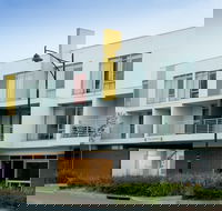 Mawson Lakes Hotel  Function Centre - Holiday Jervis Bay