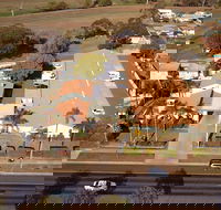 Tamworth Motor Inn  Cabins - Holiday Jervis Bay