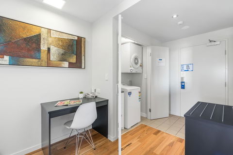 Essence Apartments Chermside - Holiday Jervis Bay 4