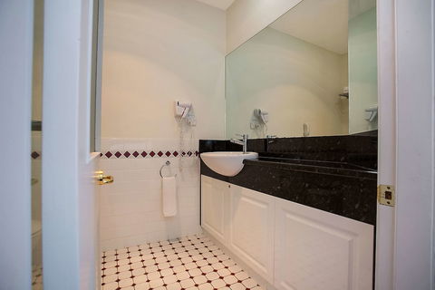 Quality Hotel Bentinck - Holiday Jervis Bay 6