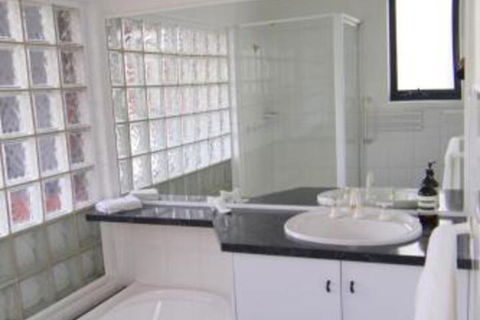 Beach Haven Poolside - Holiday Jervis Bay 0