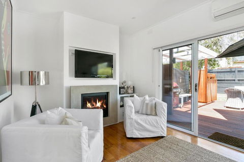 Capella Villa No. 3 Luxurious Beachside Style - Holiday Jervis Bay 2