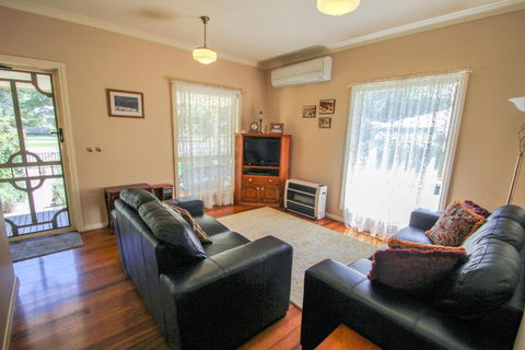 Harrietville Cottage - Holiday Jervis Bay 1