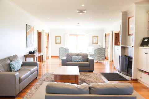 Audrey Wilkinson Vineyard - Holiday Jervis Bay 1