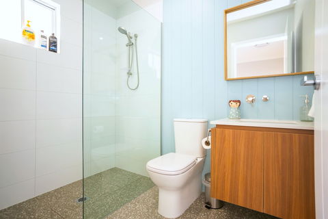 Kirsten Accommodation Parkes - Holiday Jervis Bay 5