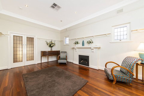 Inner Western Suburbs Retreat - Holiday Jervis Bay 5