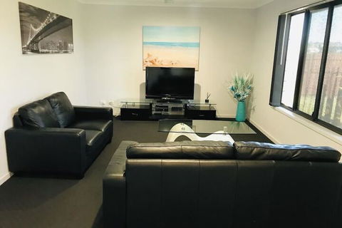 Hervey Bay Holiday Home - Holiday Jervis Bay 6