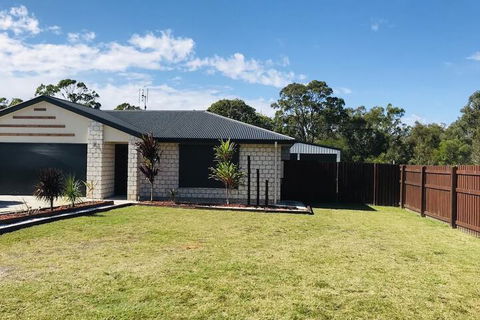 Hervey Bay Holiday Home - Holiday Jervis Bay 1