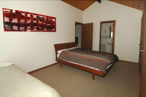 Lawlers 4 - Holiday Jervis Bay 2
