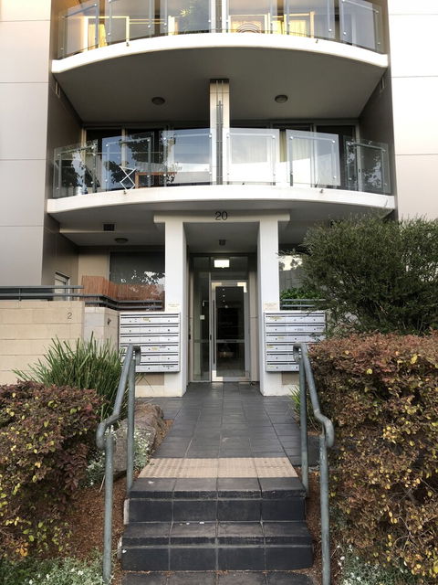 Staying Places - The Avenue - Holiday Jervis Bay 2