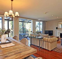 Villa Beaujolais Located Within Cypress Lakes - Holiday Jervis Bay