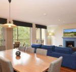 Villa 3br De Saran Resort Condo located within Cypress Lakes Resort nothing is more central - Holiday Jervis Bay
