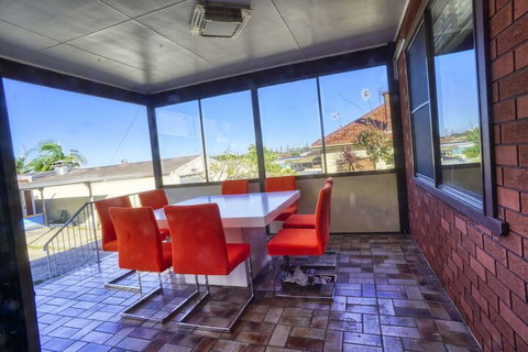 Wollongong Train Station Holiday House - Holiday Jervis Bay 1