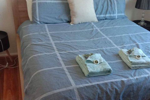 Wollongong Train Station Holiday House - Holiday Jervis Bay 5