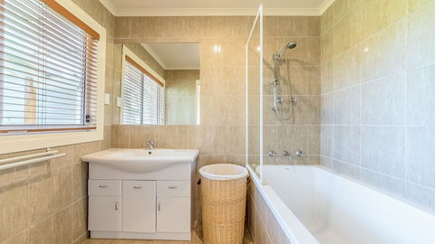 Loch Retreat 550m TO Town - Holiday Jervis Bay 2