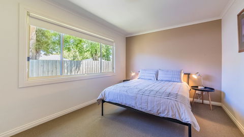 Loch Retreat 550m TO Town - Holiday Jervis Bay 4