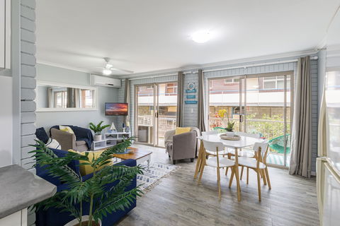 Family, Romance, Fun On Kings Beach - Holiday Jervis Bay 5