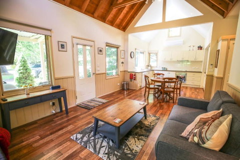 Alpine Arnica Cottage 1 - Holiday Jervis Bay 1
