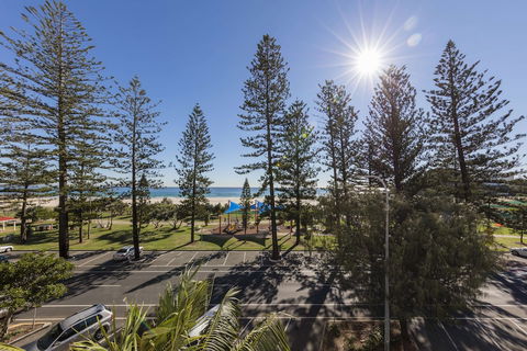 Oaks Gold Coast Calypso Plaza Suites - Holiday Jervis Bay 4