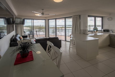 Centrepoint Holiday Apartments - Holiday Jervis Bay 6