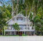 Decked Out by The Sea - Holiday Jervis Bay