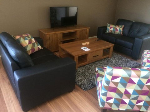Costa Park Cottage Ena Armidale - Holiday Jervis Bay 5