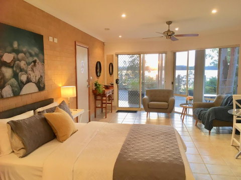SilverWaters Waterfront Accommodation - Holiday Jervis Bay 1