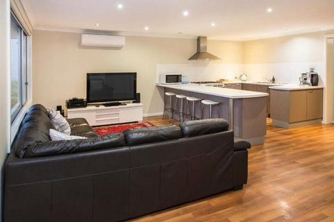 Eagle Bay Beach House - Holiday Jervis Bay 4
