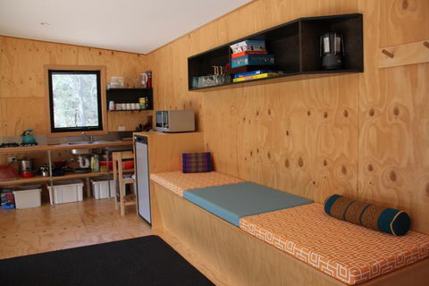 BAY Of FIRES ECO HUT Off Grid Experience At Binalong Bay - Holiday Jervis Bay 6