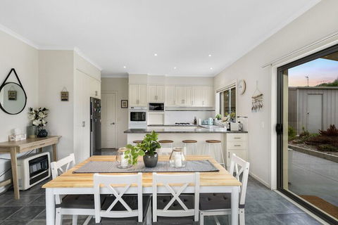 Beached AS Free Wifi Netflix & Foxtel Heated Pool - Holiday Jervis Bay 4