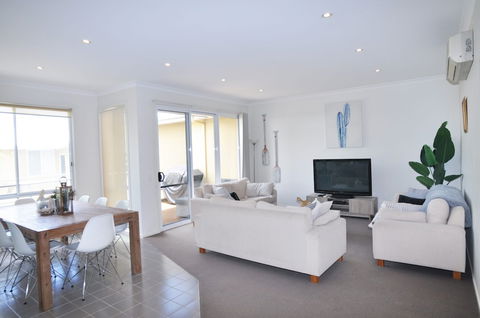 Sandpiper 3 Close TO Beach & Town - Holiday Jervis Bay 2