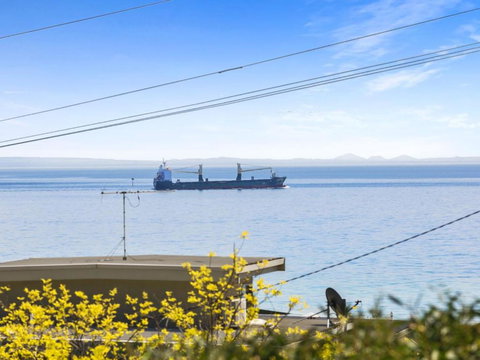 KIMBERLEY McCRAE - Holiday Jervis Bay 7