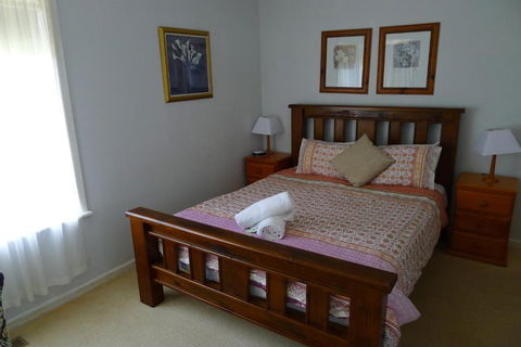 BEACHPOINT COTTAGE - Holiday Jervis Bay 4